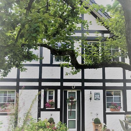 オーヴェラートFeriendomizil Burgアパートメント エクステリア 写真
